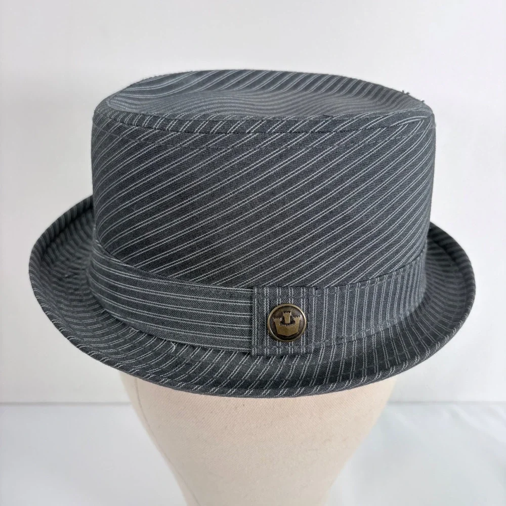 Goorin Bros Fedora Hat Gray Pinstripe Stingy Brim Castle Logo Pin Small